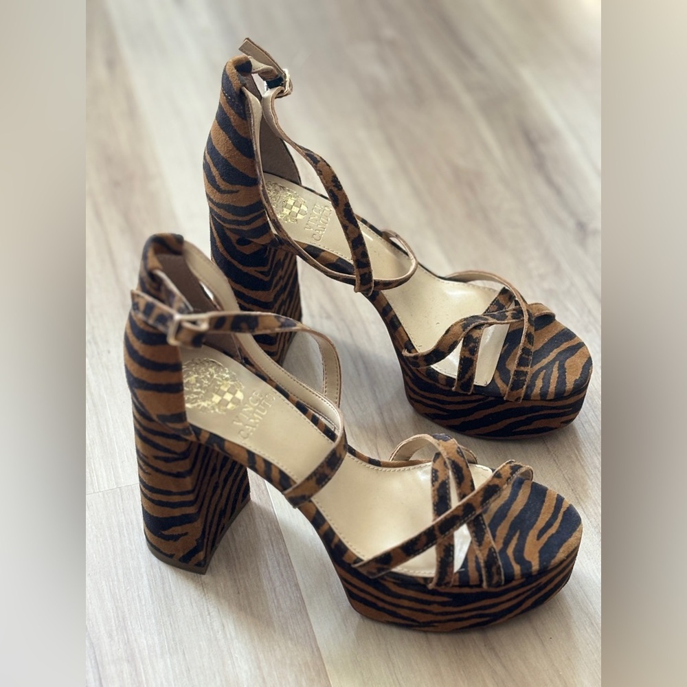 NWOB Vince Camuto Garnitta Platform Sandal
